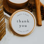 EMELIA Rustiek Eenvoudig Modern Boho Wedding Dank  Ronde Sticker<br><div class="desc">Deze rustieke,  eenvoudige boho bruiloft bedankt sticker van het Emelia Collectie is ideaal voor een minimalistische bruiloft. Het zwart-wit ontwerp is voorzien van moderne boho-ongedecoreerde typografie met een unieke minimalistische stijl. Personaliseer je favoriete stickers met de namen van het paar en de trouwdatum.</div>