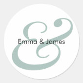 Emerald Ampersand Bruiloft | Monogram Envelop Ronde Sticker (Voorkant)