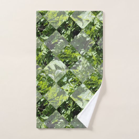Emerald Elegance: groene bladeren in diamantvorm, Handdoek (Handdoek)