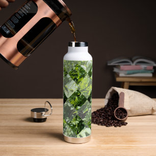 Emerald Elegance: groene bladeren in diamantvorm, Waterfles