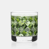 Emerald Elegance: groene bladeren in diamantvorm, Whisky Glas (Achterkant)