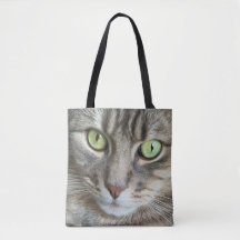 Emerald Eyes – Portret van een kat met groene ogen