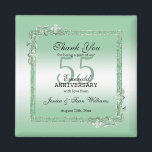 Emerald Gem & Glitter 55th Wedding Jubileum Magneet<br><div class="desc">Glamoureus en elegant poot 55th Emerald Wedding Jubileum begunstigt magneet met stijlvolle groene groene stenen sieraden op de hoek antiek decoraties en bijbehorend gekleurd glitter-lijst. Een romantisch ontwerp voor je viering. Alle tekst-, lettertype- en lettertypekleur kan volledig worden aangepast om aan uw vereisten te voldoen. Als je je product wilt...</div>