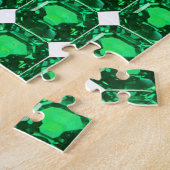 Emerald Gemstone, Birthstone May, Light Green Legpuzzel (Zijkant)