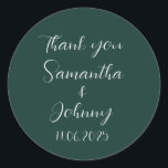 Emerald Green Calligraphy Elegant Couple Wedding Ronde Sticker<br><div class="desc">Emerald Green,  elegante,  eenvoudige bruiloftszegels. Pas het aan met uw namen.</div>