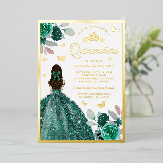 Emerald Green Dress Butterfly Quinceanera Gold Folie Uitnodiging (Staand Voorkant)
