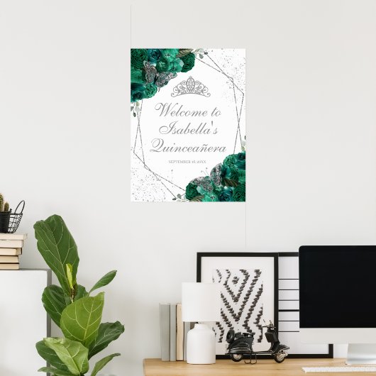 Emerald Green en Silver Tiara Quinceanera Poster (Thuiskantoor)