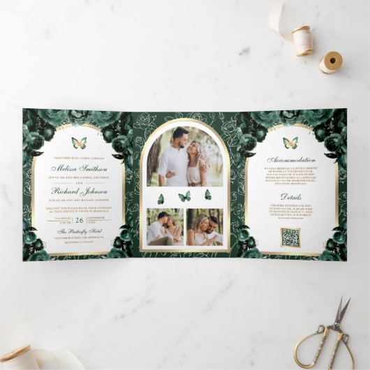 Emerald Green Floral Gold Arch Butterfly Wedding Drieluik Uitnodiging (Binnen)