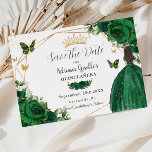 Emerald Green Floral Princess Gold Quinceañera Save The Date<br><div class="desc">Personaliseer deze smaragdgroene bloem geometrische gouden Quinceañera / Sweet 16 verjaardagsdatum, sla de datum gemakkelijk en snel op. Klik gewoon op de knop Aanpassen om de teksten te bewerken, lettertypen en lettertypekleuren te wijzigen. Met een meisje gekleed in een prachtige glitterachtige smaragdgroene baljurk, levendige smaragdgroene rozen, vlinders en elegante gouden...</div>