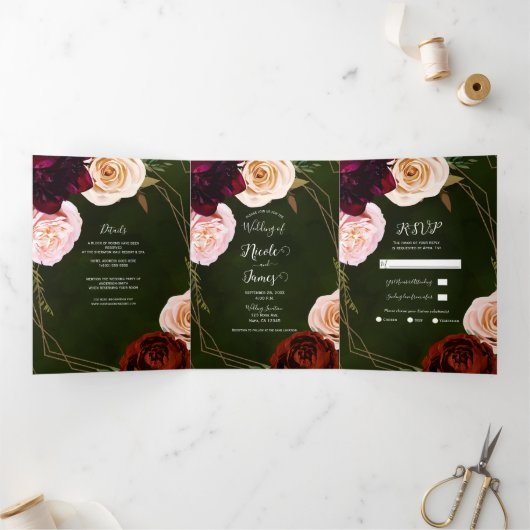 Emerald Green Gold Dark Floral Trifold Wedding Drieluik Uitnodiging (Binnen)