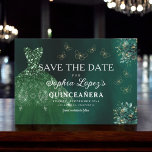 Emerald Green Gold Quinceanera Save The Date<br><div class="desc">Kondig uw speciale dag aan met een betoverende Emerald Green Princess Quinceañera Save the Date-uitnodiging. Met een vorstelijk smaragdgroen kleurenpalet en elegante details zet deze uitnodiging de toon voor een koninklijk feest. Versierd met delicate accenten geschikt voor een prinses, het perfect vangt de magie van uw aanstaande quinceañera. Dit tijdloze...</div>