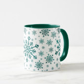 Emerald Green Kerstmis Snowflakes op Winter White Mok (Voorkant rechts)