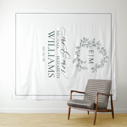 Emerald Green Leafy Crest Monogram Weddenschap Wandkleed (In Situ (horizontaal))