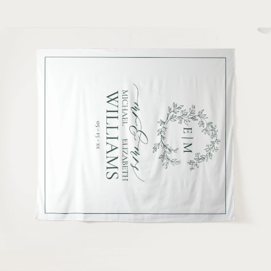 Emerald Green Leafy Crest Monogram Weddenschap Wandkleed (Voorkant (horizontaal))