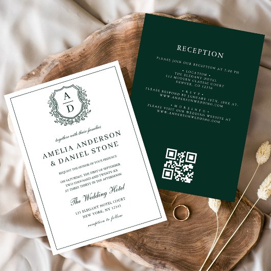 Emerald Green Leafy Crest Monogram Wedding QR-code Kaart