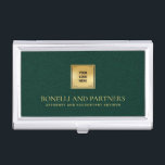 Emerald Green Leather Business Corporate Gold Logo Visitekaarthouder<br><div class="desc">Deze luxueuze visitekaartjes houder heeft een verfijnde Emerald Green ledertextuur, perfect gecombineerd met uw zakelijke logo over een faux gold overlay voor een premium, professionele uitstraling. Jouw naam, beroep of vaste naam onderscheidt zich in weelderige goudkleurige letters, waardoor een tijdloze en onvergetelijke indruk ontstaat. Ideaal voor professionals in verschillende sectoren,...</div>