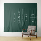 Emerald Green Minimalistische Monogram Trouwachter Wandkleed (In Situ (horizontaal))