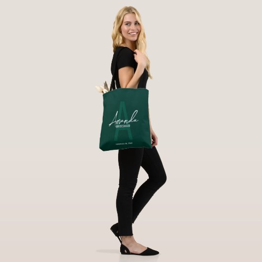 Emerald Green Script gepersonaliseerde bruidsmeisj Tote Bag (Op model)