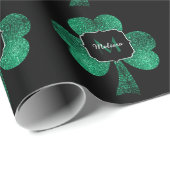 Emerald Green Sparkle Shamrock Black Monogram Cadeaupapier (Rol Hoek)