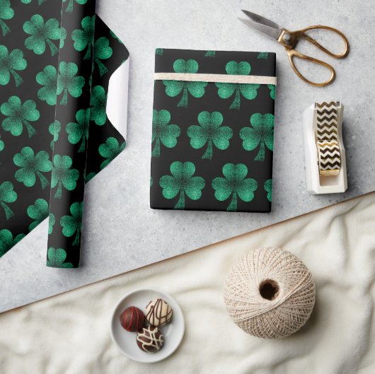 Emerald Green Sparkles Shamrock patroon zwart Cadeaupapier (Crafts)