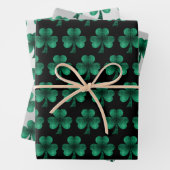 Emerald Green Sparkles Shamrock patroon zwart Inpakpapier Vel (In situ)