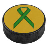 Emerald Green Standard Ribbon door Kenneth Yoncich Hockey Puck (3/4)