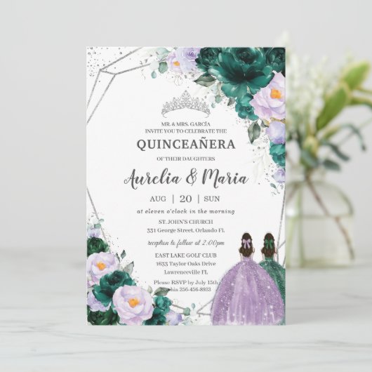 Emerald Paarse Floral Twins Quinceañera Silver Kaart (Staand voorkant)