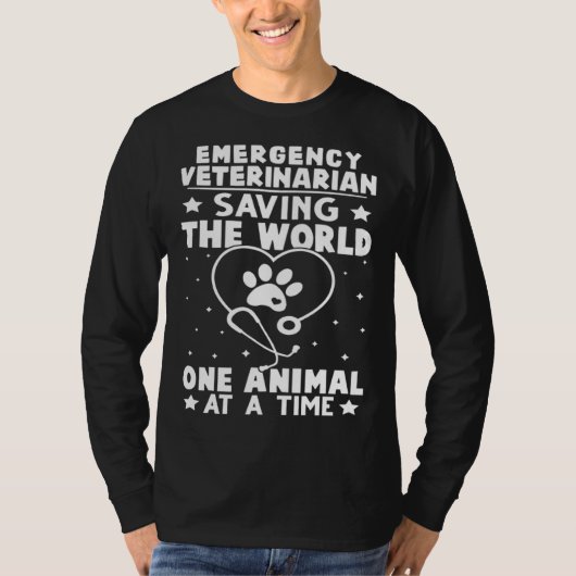 Emergency Veterinarian Saving The World Animal At  T-shirt (Voorkant)