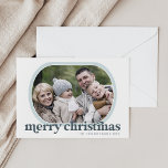 EMERY Blauwe Familie Foto Eenvoudig Vrolijk Kerstf Feestdagenkaart<br><div class="desc">EMERY Blue Family Foto Eenvoudige Vrolijke Kerstvakantie Kaart. Personaliseer de voorkant van de kaart met een foto,  je familienaam en het jaar. Personaliseer de achterkant met een optionele vakantiebegroeting of familienieuws en uw familienaam.</div>