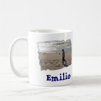 Emilio op de strandrand in Emilio Koffiemok
