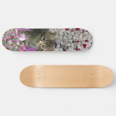Emma in Flowers I - Little Grey Kitty Cat Skateboard (Horizontaal)