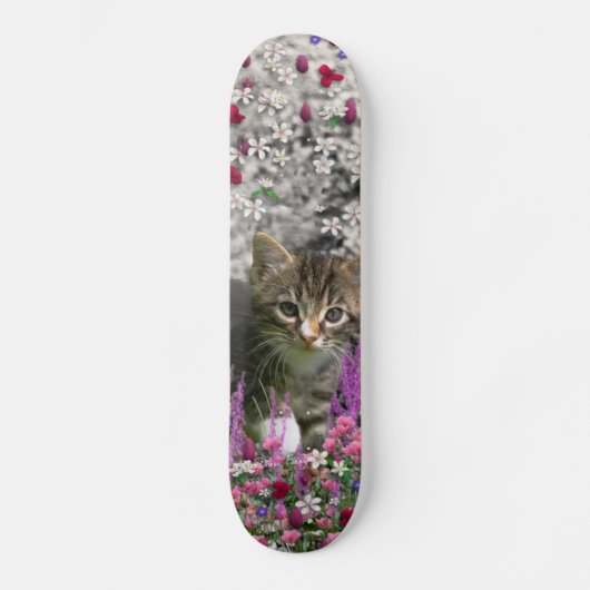 Emma in Flowers I - Little Grey Kitty Cat Skateboard (Voorkant)