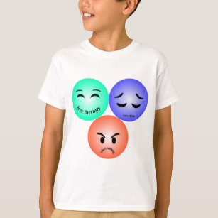 Emoji voelt zich gelukkig, verdrietig en kwaad met t-shirt