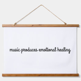 Emotioneel verwarmend hout met wandbekleding boven hangend wandkleed