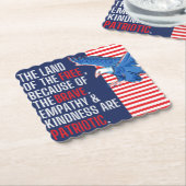 Empathie en vriendelijkheid zijn patriottisch kartonnen onderzetters (Gebogen)