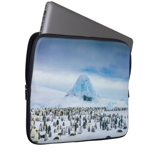 Emperor Penguin Colony Laptop Sleeve (Voorkant Rechts)