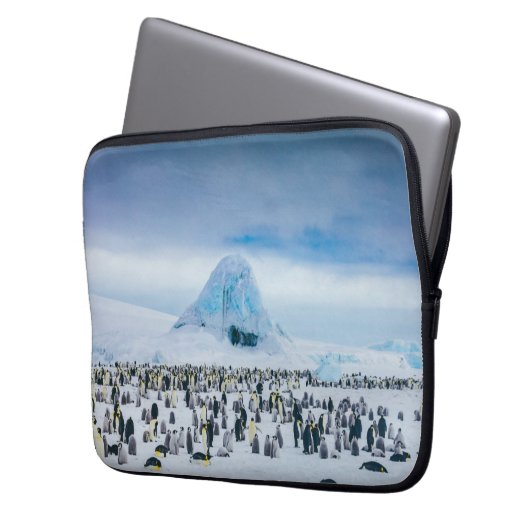 Emperor Penguin Colony Laptop Sleeve (Voorkant Links)