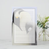 Emperor Penguin die naar de kuiken kijkt Briefpapier (Staand voorkant)