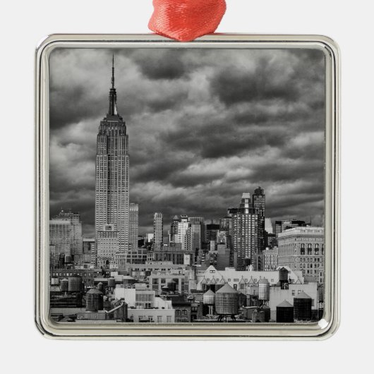 Empire State Building, Stormachtige NYC horizon, Metalen Ornament (Voorkant)