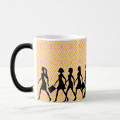 Empowered Steps: Walking Woman Silhouet Magische Mok (Links)