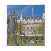 Empress Hotel en standbeeld van kapitein James Coo Notitieblok (Voorkant)