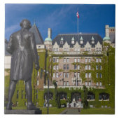 Empress Hotel en standbeeld van kapitein James Coo Tegeltje (Voorkant)