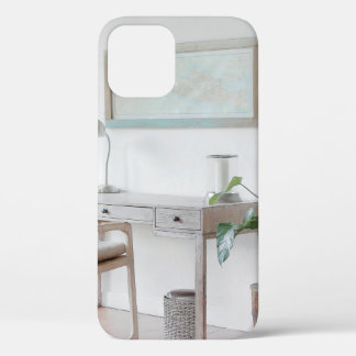 EMPTY DESK NEAR CURTATIE Case-Mate iPhone CASE