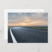 Empty Tarmac Road tegen Sunset Sky Briefkaart (Voorkant / Achterkant)