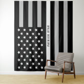 EMS Thin White Line American Flag Monogram Wandkleed (In situ)
