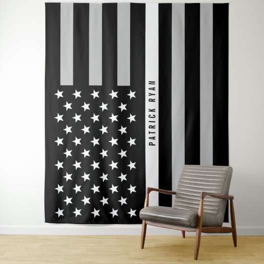 EMS Thin White Line American Flag Monogram Wandkleed (In situ)