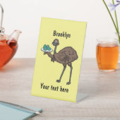 Emu met cartoon van eieren reclamebord met voetstuk (Insitu)