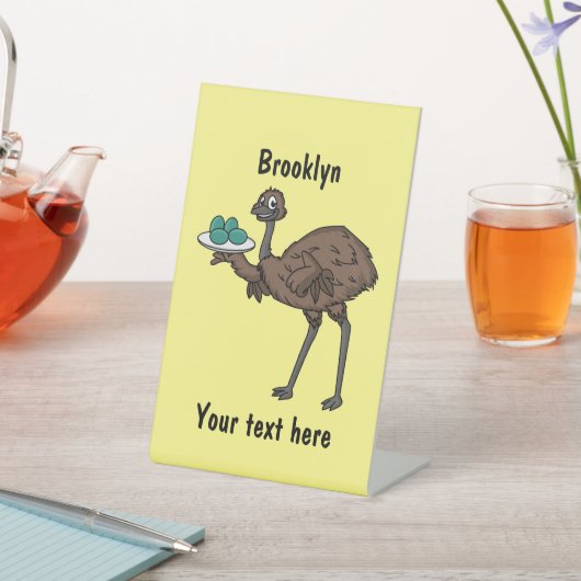 Emu met cartoon van eieren reclamebord met voetstuk (Insitu)