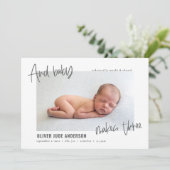 En baby maakt drie foto's van moderne geboorte aankondiging (Staand voorkant)