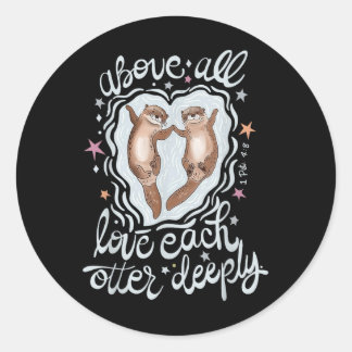 En bovenal houden ze elkaar diep ronde sticker